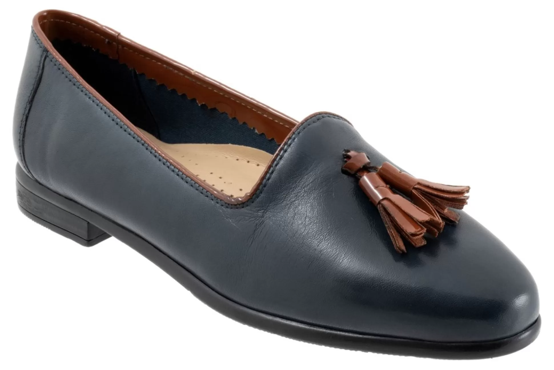 Women Trotters Dress Shoes< Liz Tassel - Footsmart
